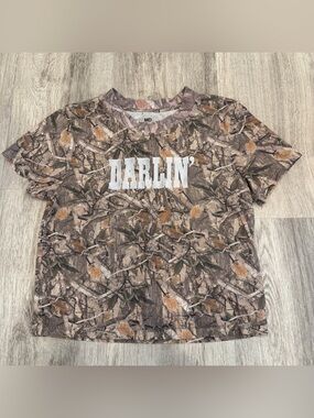Goodie Two Sleeves Darlin’ Camo Baby Tee 100% Cotton Size Medium